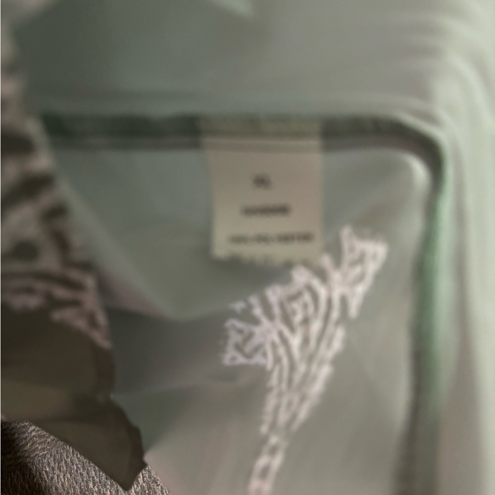 Green Embroidered Women's Top - Picture 2 of 2